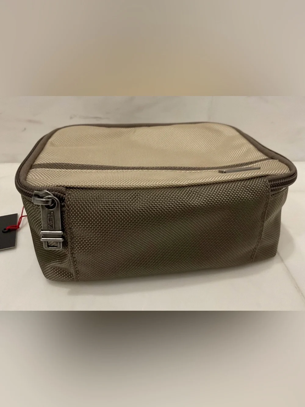 NEW TUMI Zippered CUBE TRAVEL POUCH - Cosmetic Bag - TONAL SAND